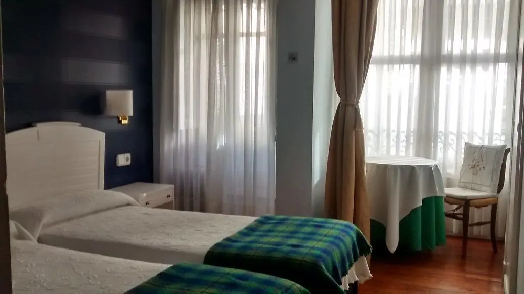 Casa De Marinos Uribekosta Hotel Plentzia Guest house